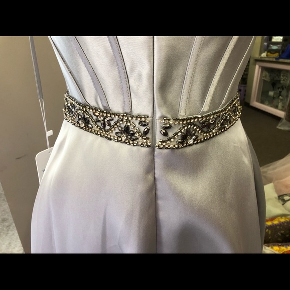 Wow $140 Long Silver Formal gown size 4 by Nina Canacci very pretty in person - Picture 4 of 13